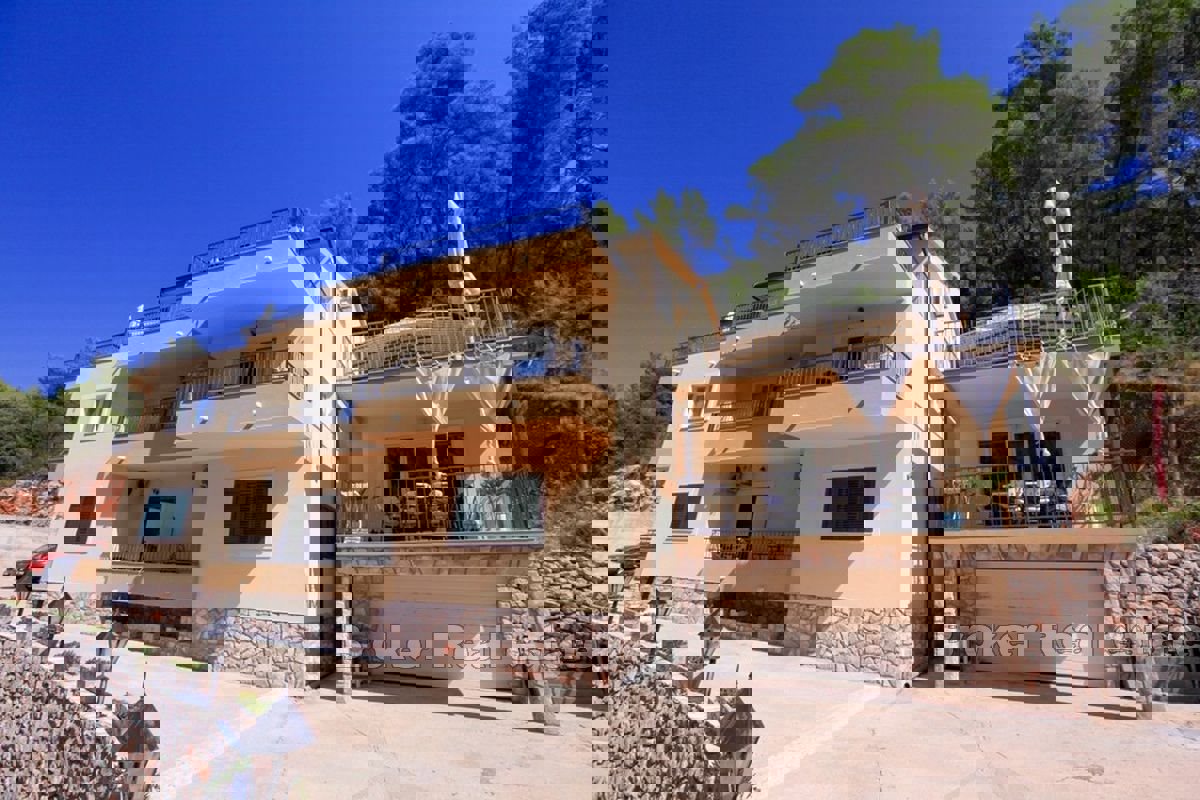 HVAR