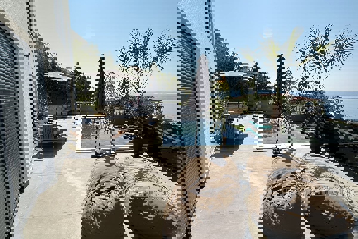 SPLIT