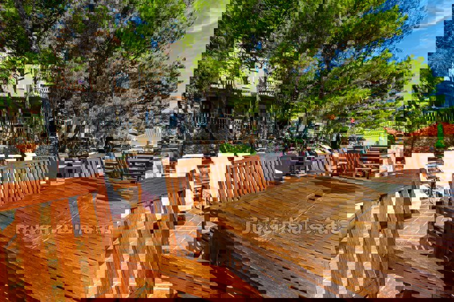 HVAR