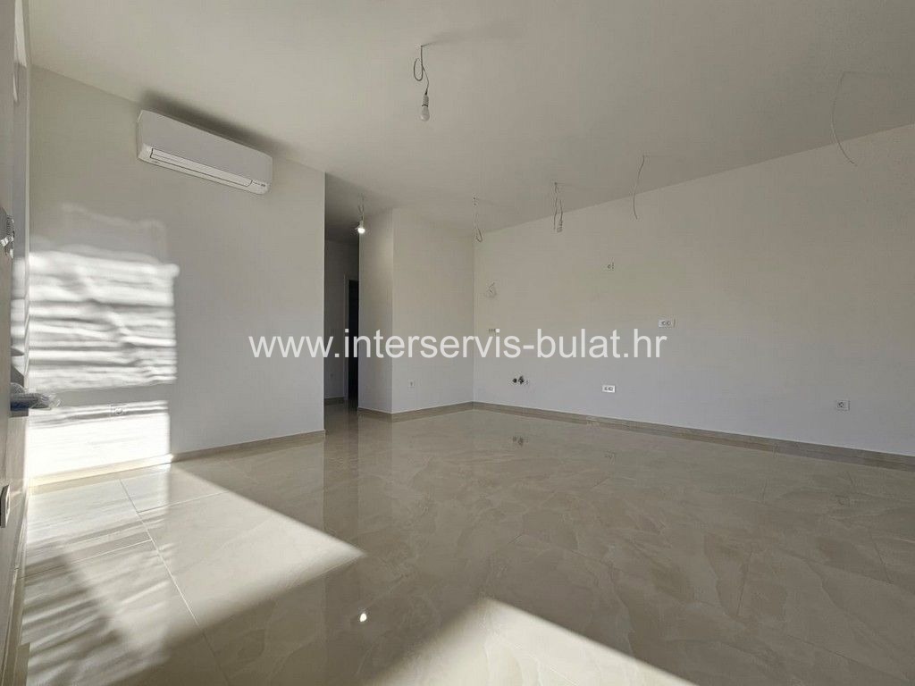 .::: Apartment in a new building in Vodice :::.