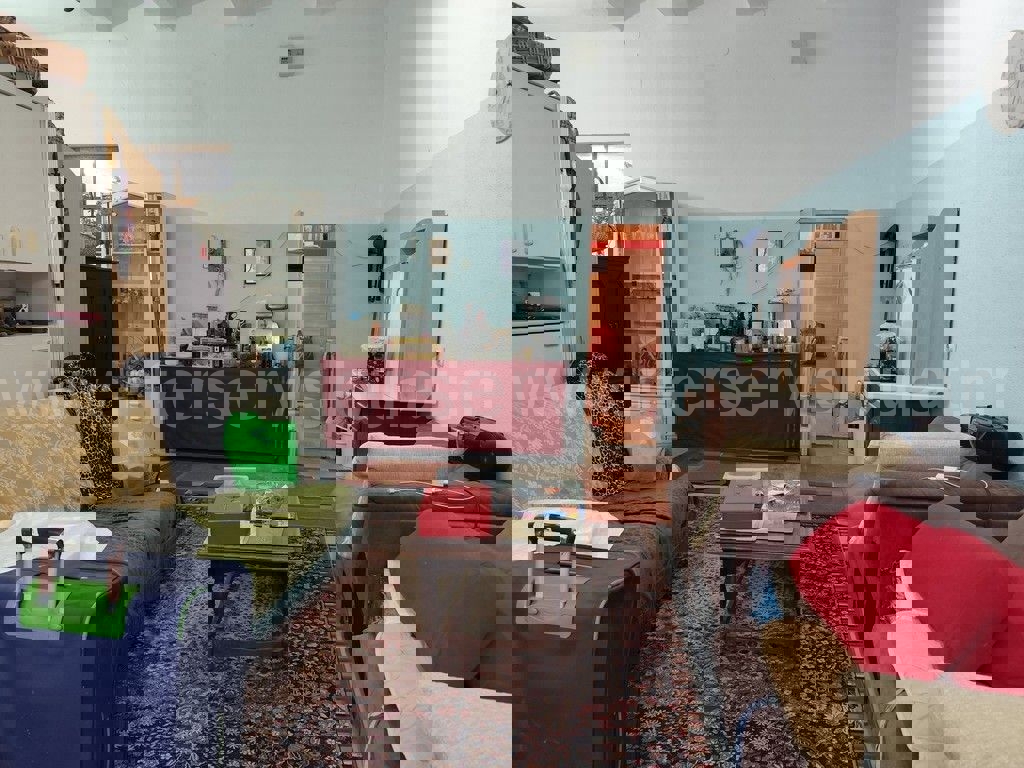 Коммерческая площадь KNIN, 144.000 €