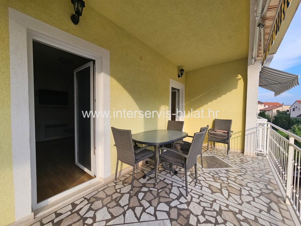.::: Apartment in a house in Vodice :::.