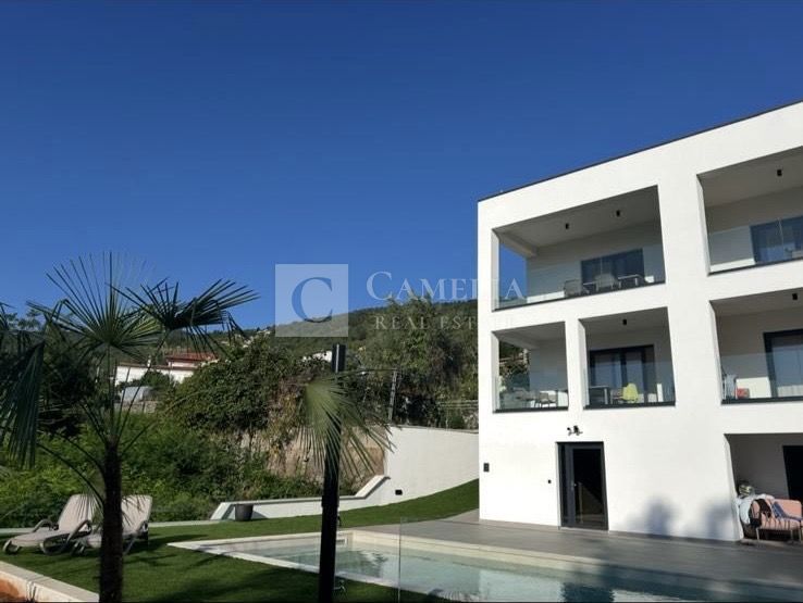 Appartamento LOVRAN, 1.700 €