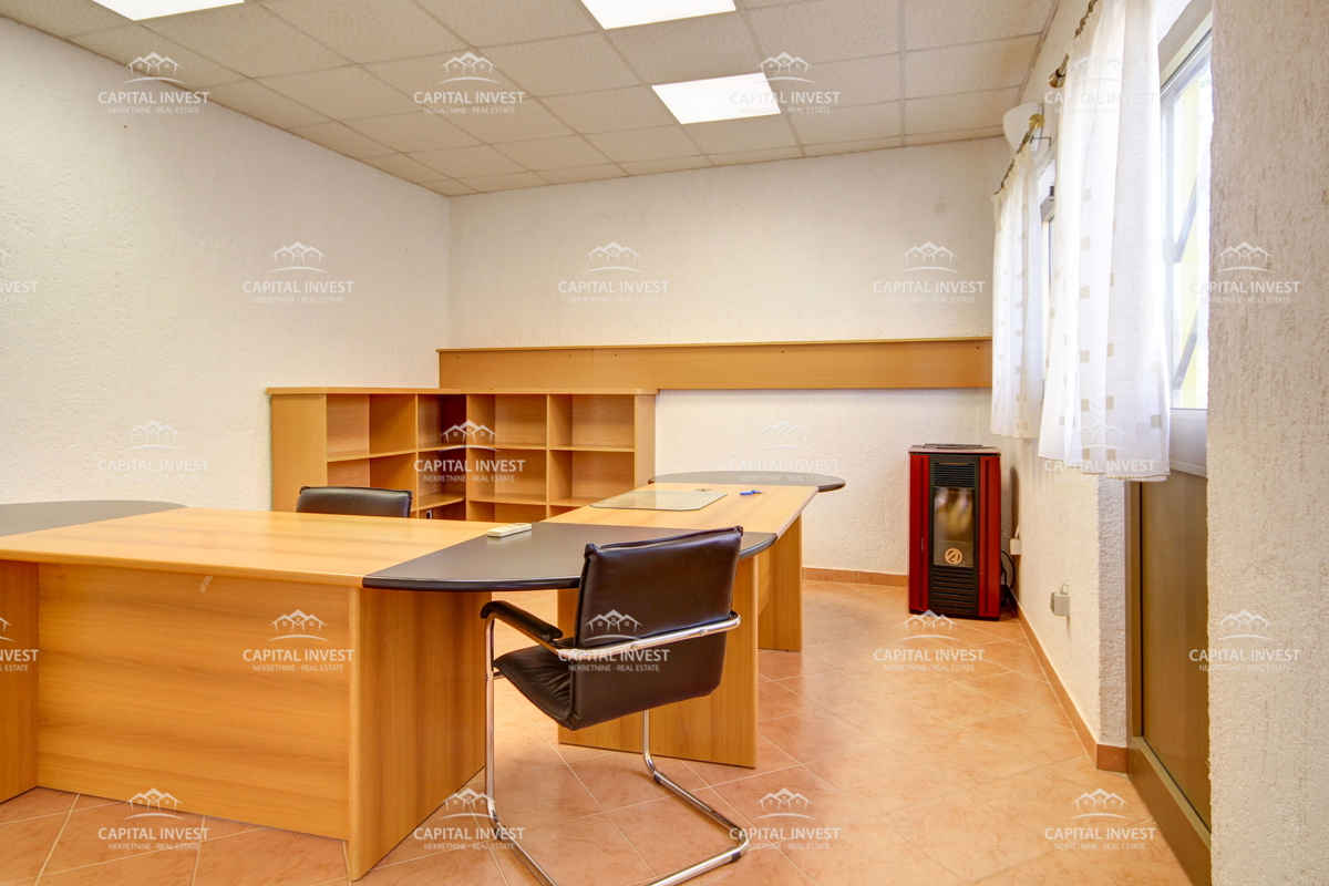 Locale commerciale MEDULIN, 740 €