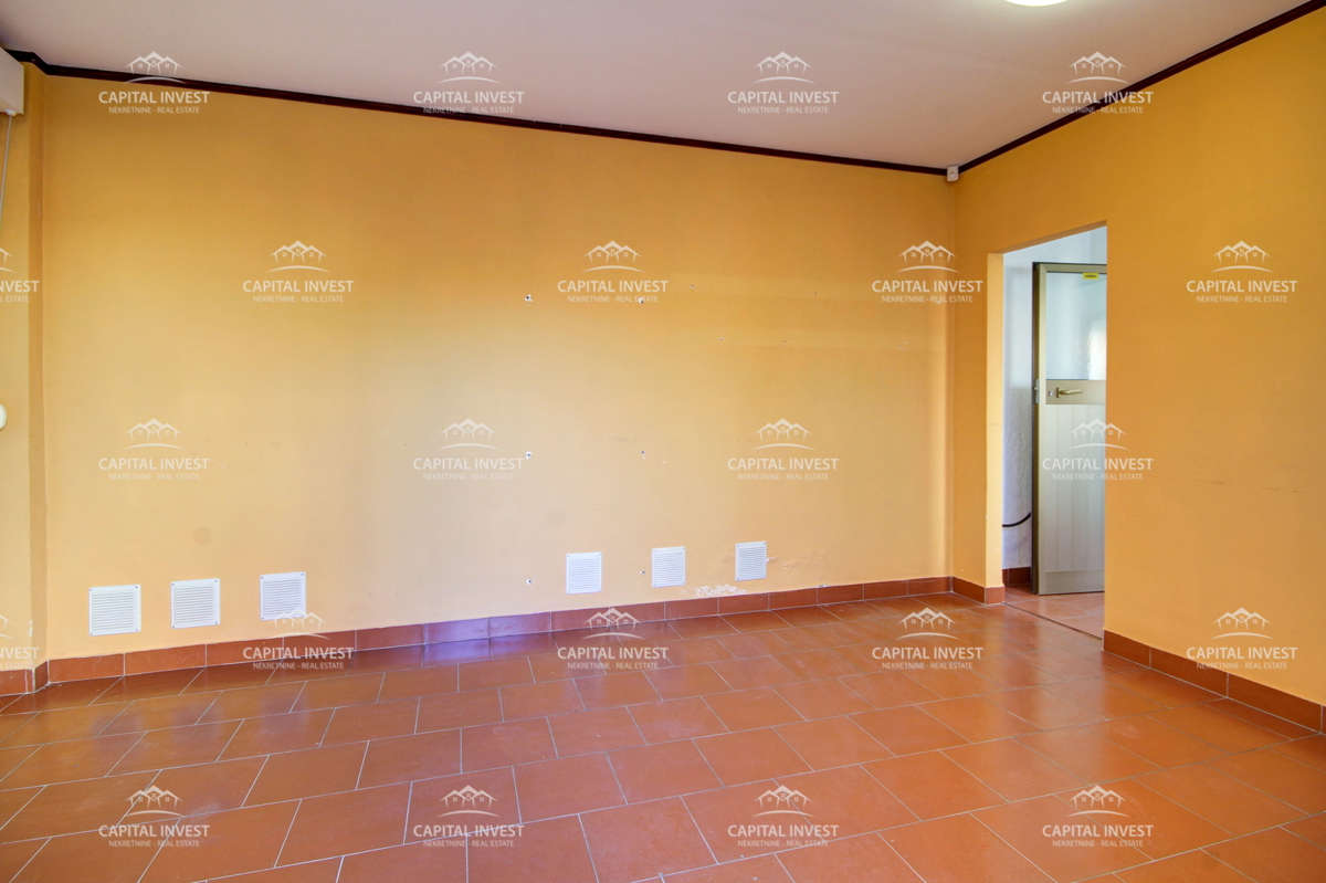 Locale commerciale MEDULIN, 535 €