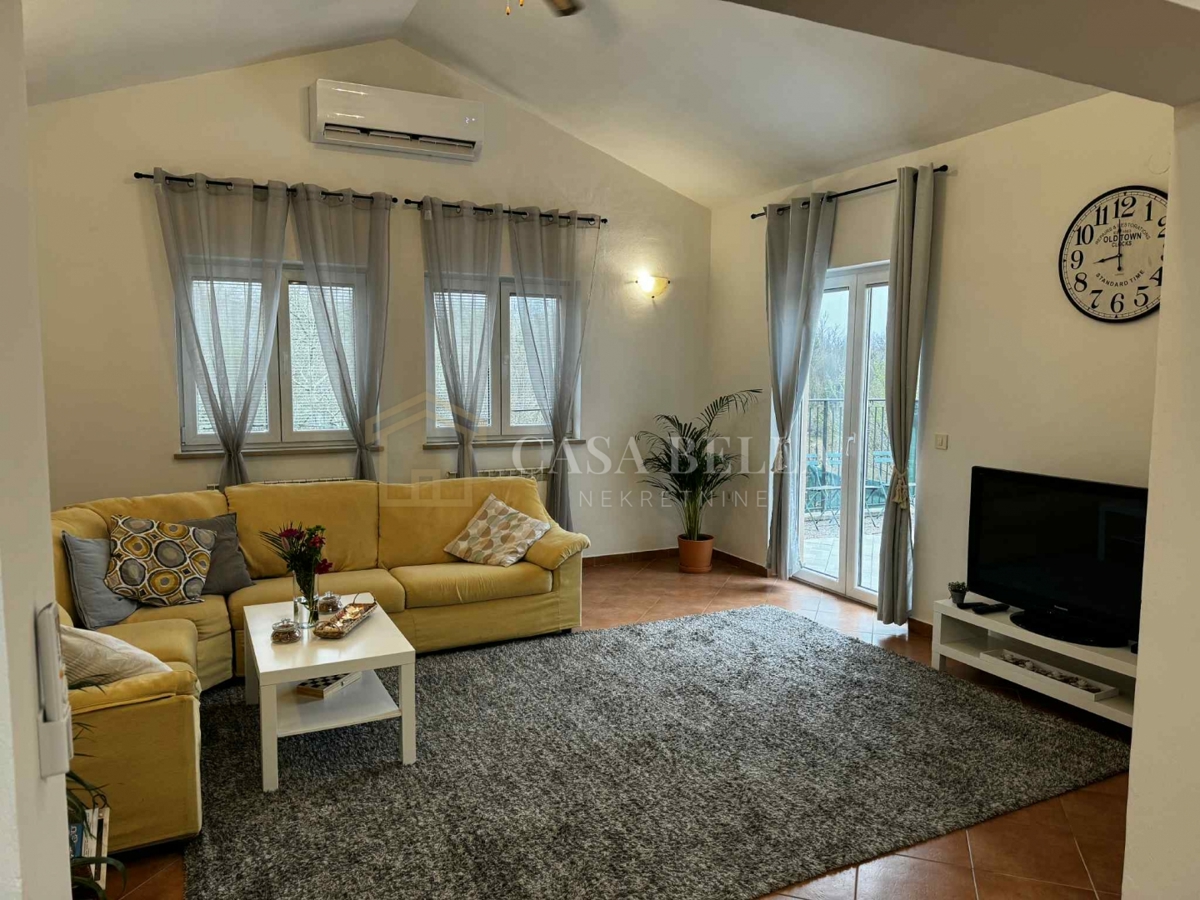 Appartamento VIŠKOVO, 1.000 €