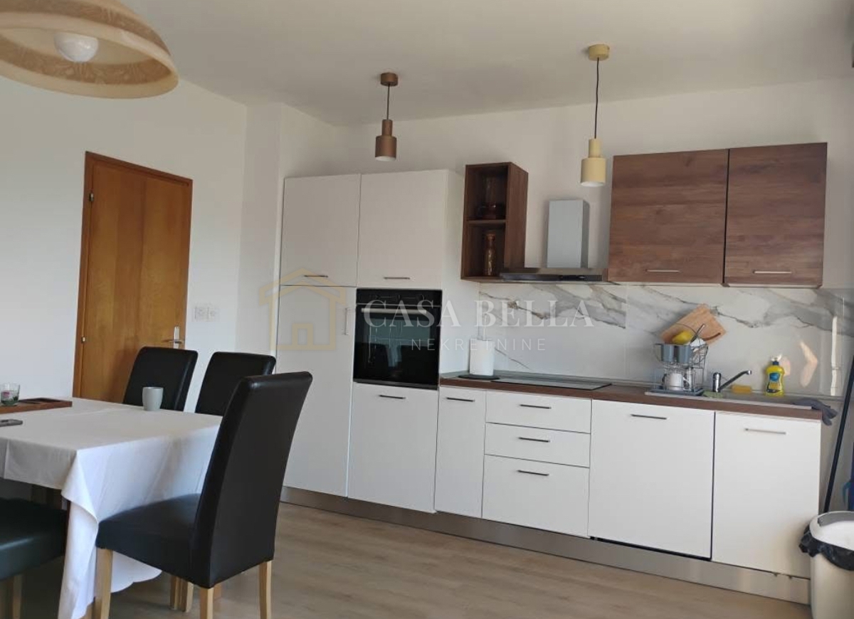 Appartamento KASTAV, 700 €