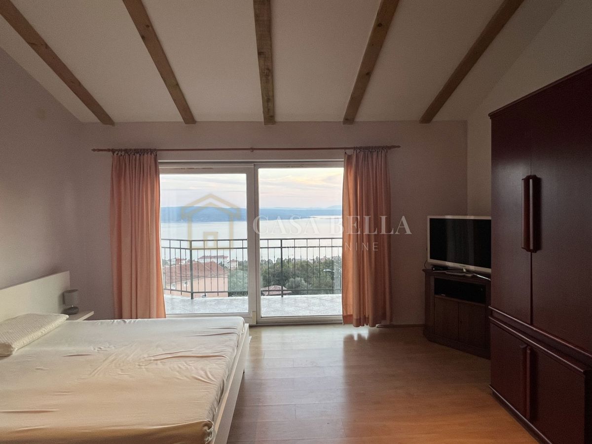 Crikvenica - kuća 375m2 sa garažom, dvorištem i pogledom na more – 2