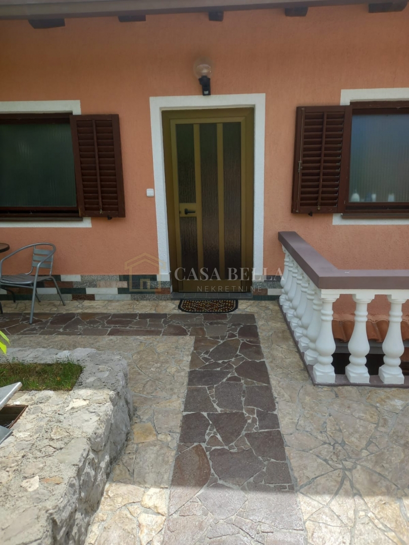 Appartamento VIŠKOVO, 650 €