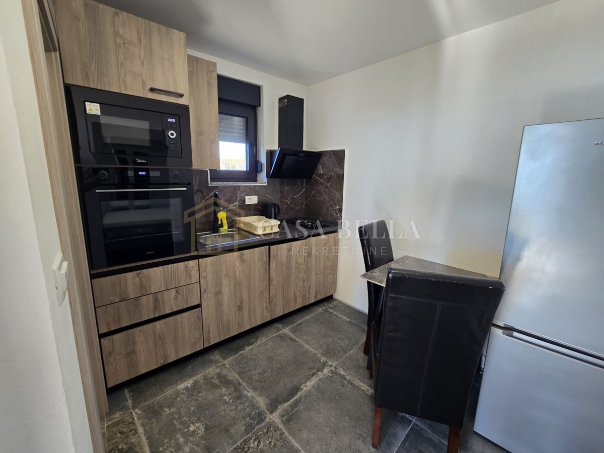 Квартира KOSTRENA, 450 €