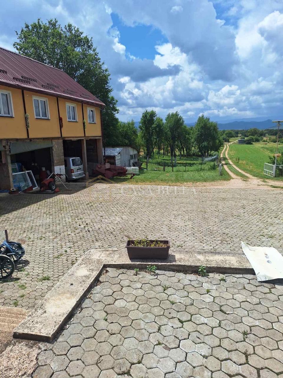 ŠKARE