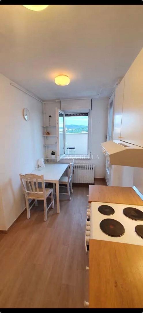 Appartamento RIJEKA, 700 €