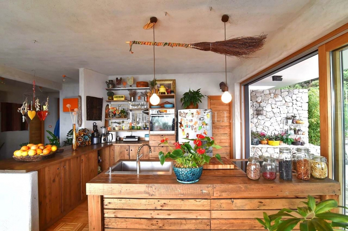 KOSTRENA SVETA LUCIJA