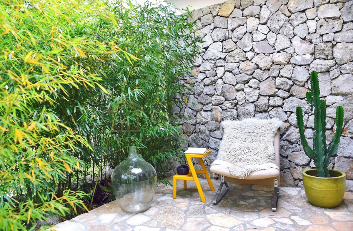 KOSTRENA SVETA LUCIJA