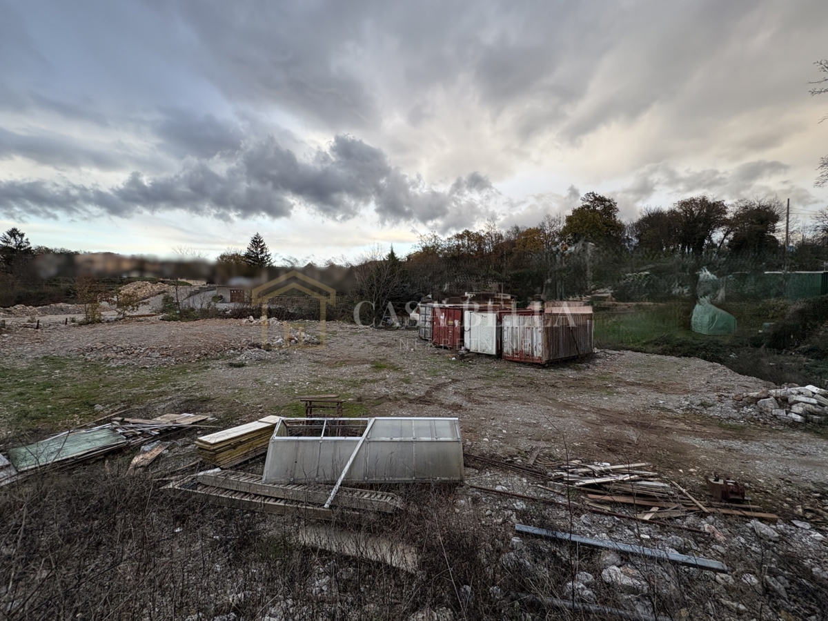 Terreno VIŠKOVO, 300.000 €