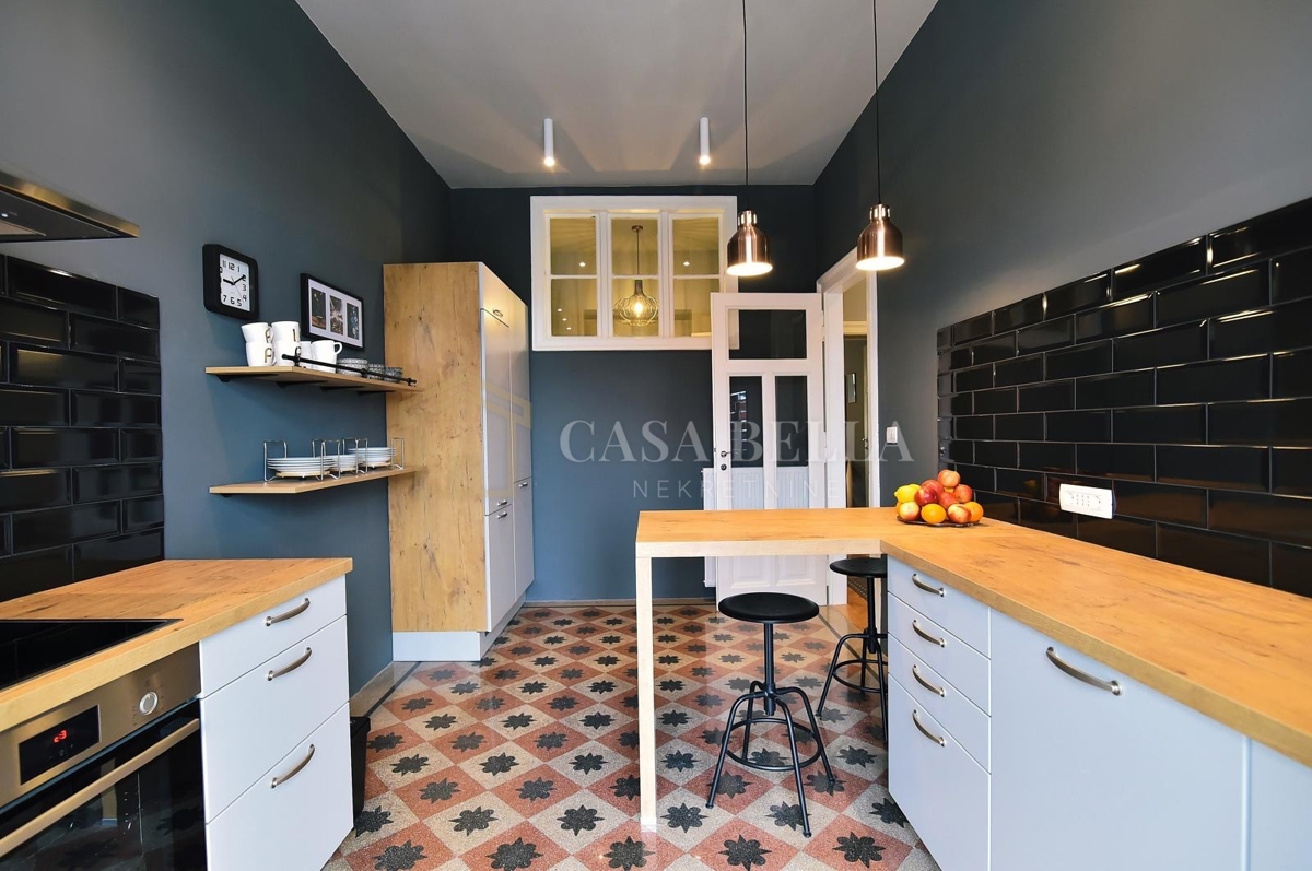 Appartamento RIJEKA, 1.400 €