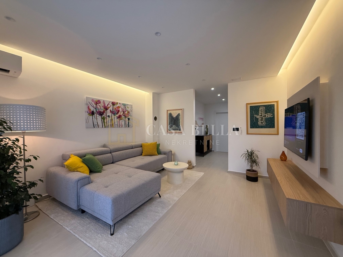 Appartamento VIŠKOVO, 850 €