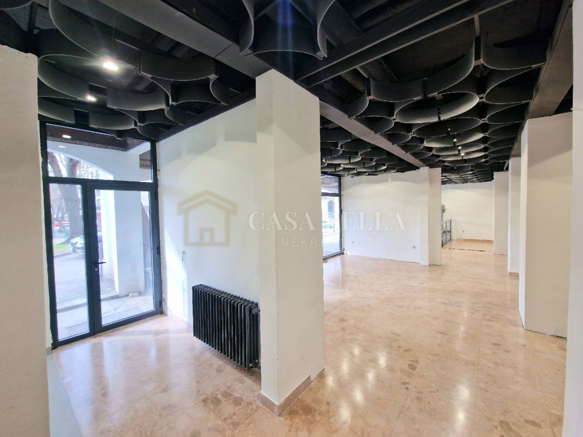 Locale commerciale ZAGREB, 6.700 €