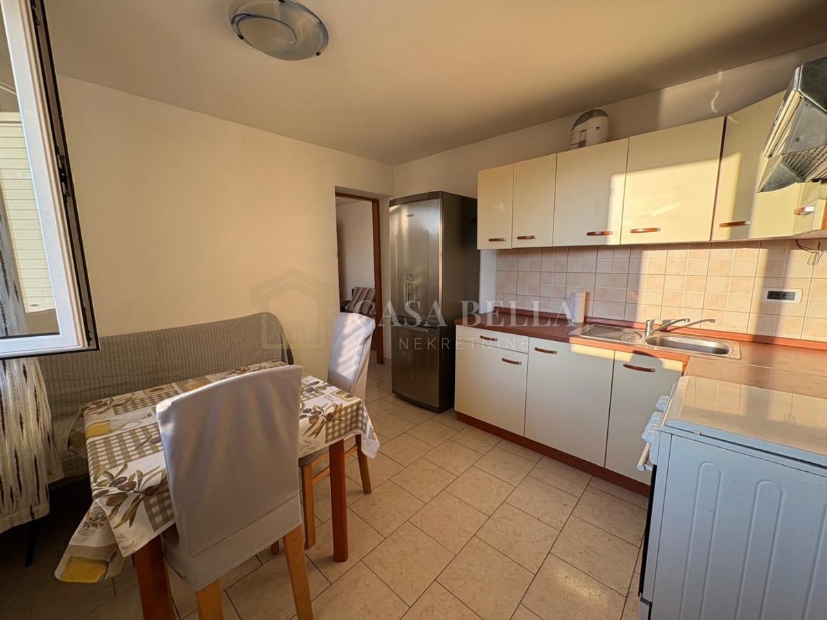 Appartamento KOSTRENA, 600 €