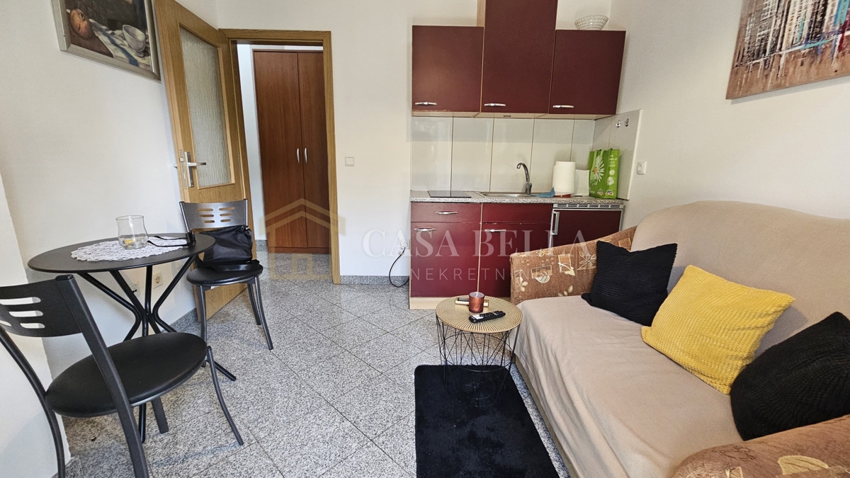Appartamento RIJEKA, 450 €