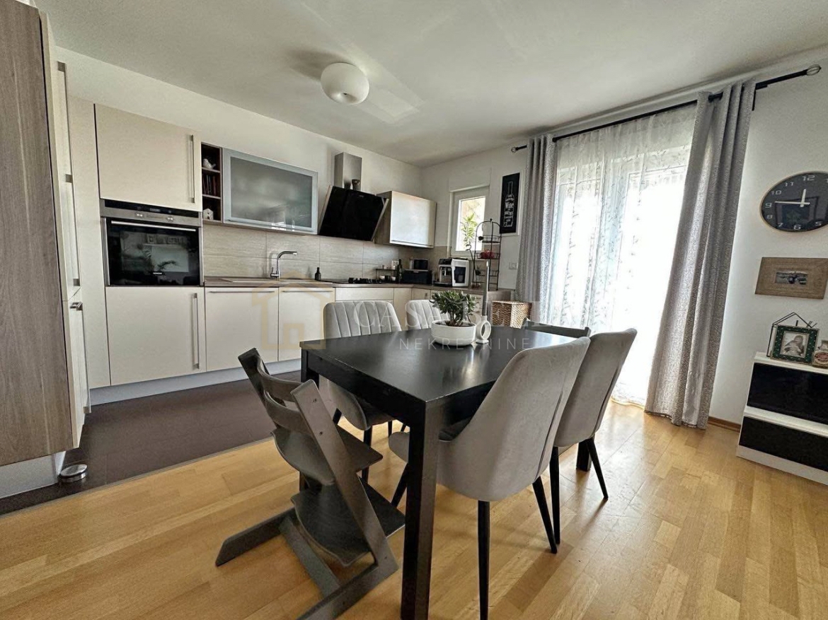 Appartamento VIŠKOVO, 279.000 €