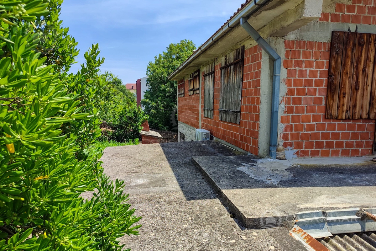 Hausetage zur Investition – nur 200 m vom Meer entfernt – 2