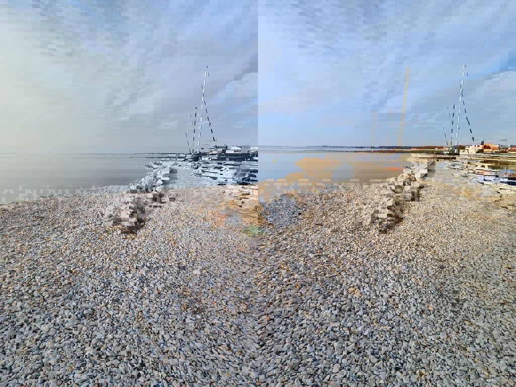 Участок NIN, 698.625 €