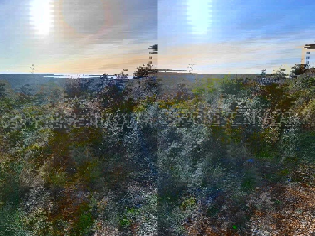 Участок SUKOŠAN, 189.000 €