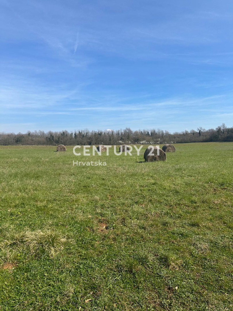 Участок POREČ, 3 €