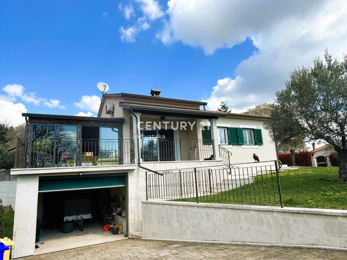 Дом TINJAN, 449.000 €