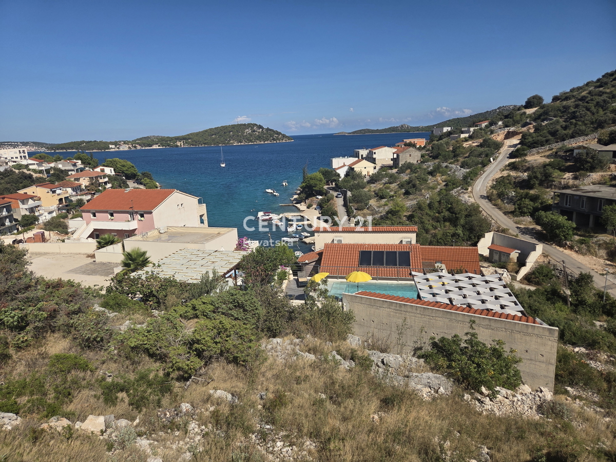 Terreno ROGOZNICA, 550 €