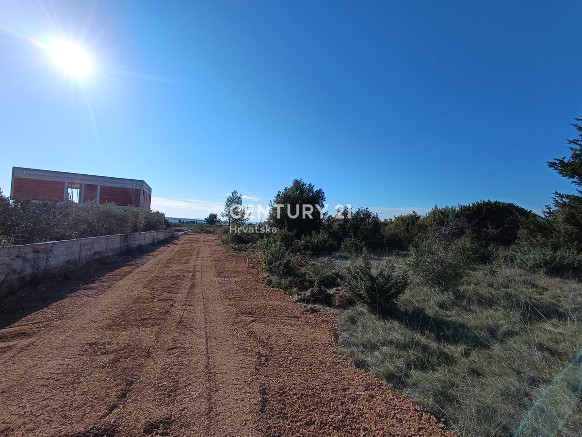 Участок VRSI, 78.000 €