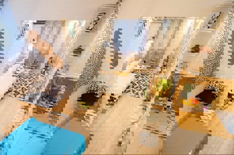 SPLIT