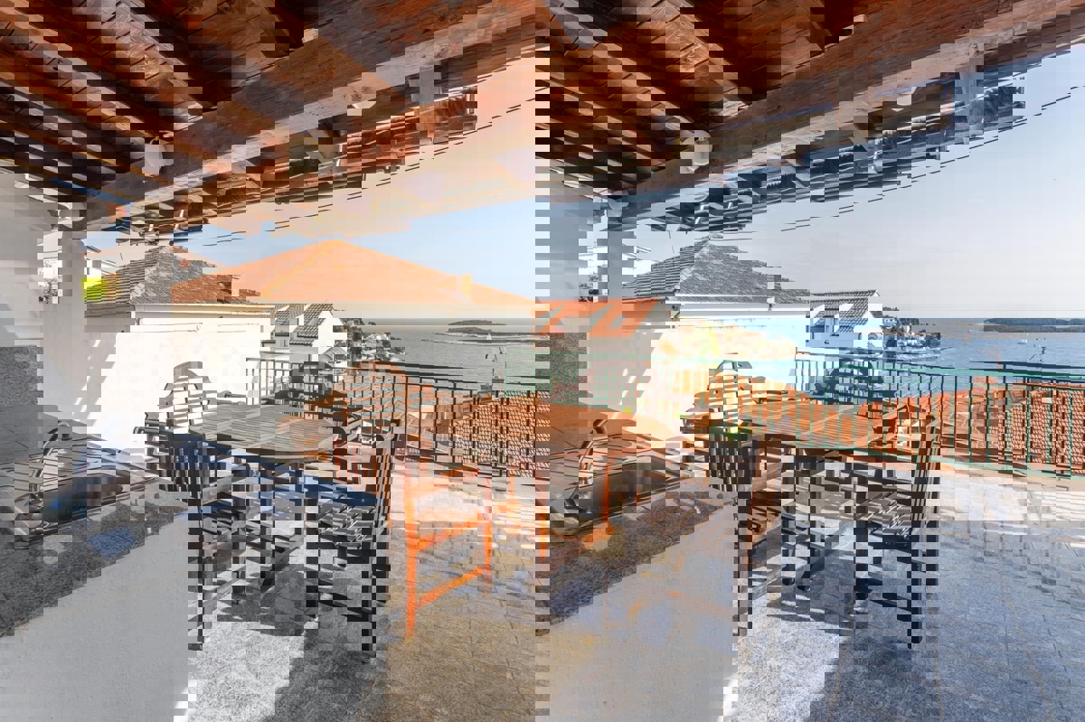 HVAR
