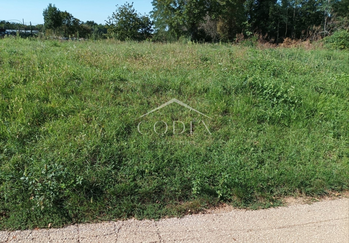 Terreno VIŠNJAN, 93.000 €