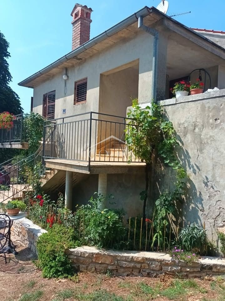 STRANIĆI KOD LOVREČA
