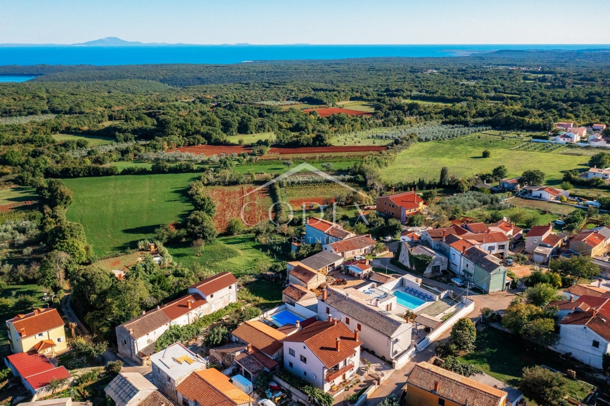 Участок LIŽNJAN, 18.000 €