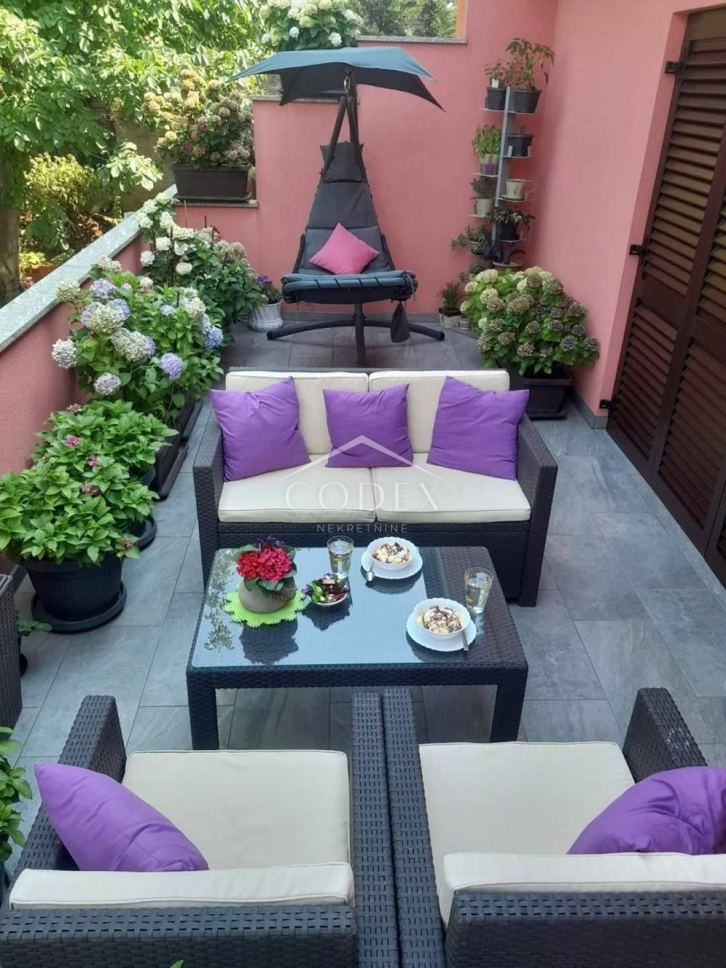 MLADENIĆI