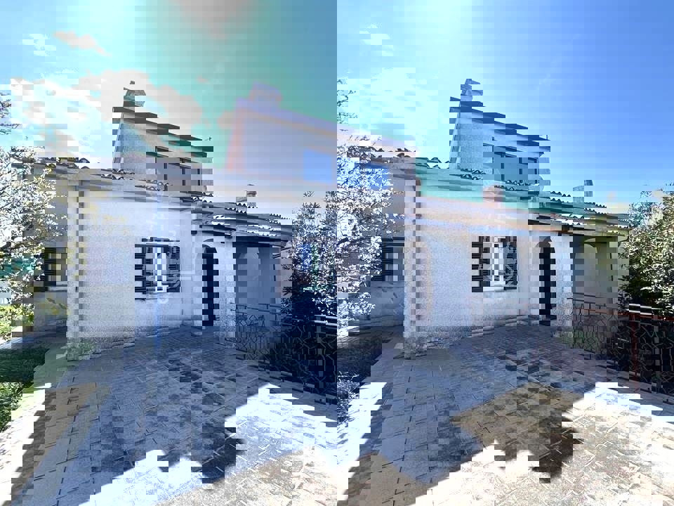 BUJE