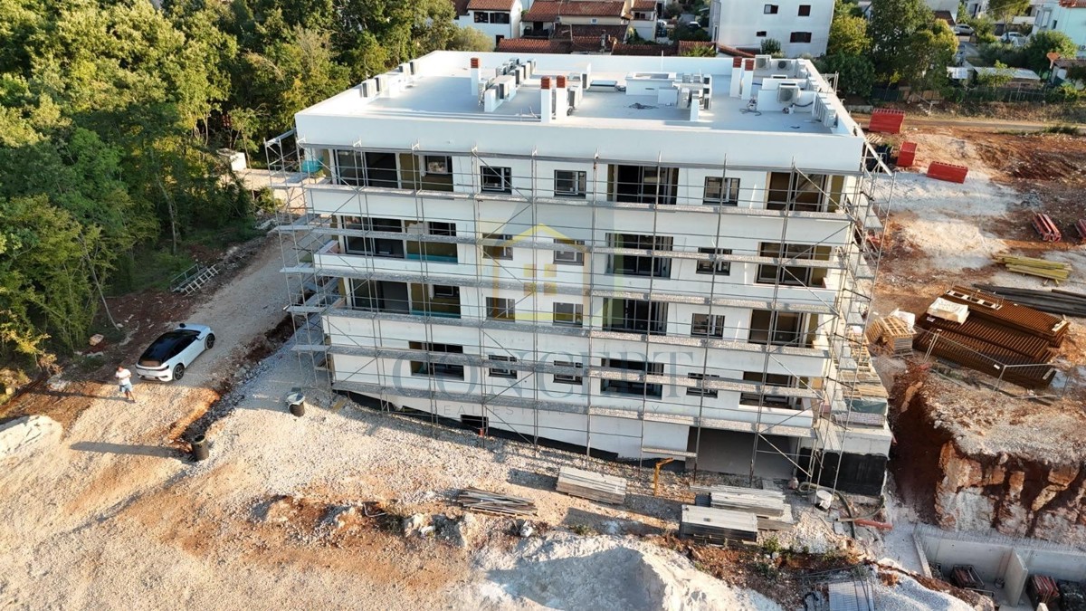Modern Ground-Floor Apartment in a New Development, 800 m from the Sea – Poreč