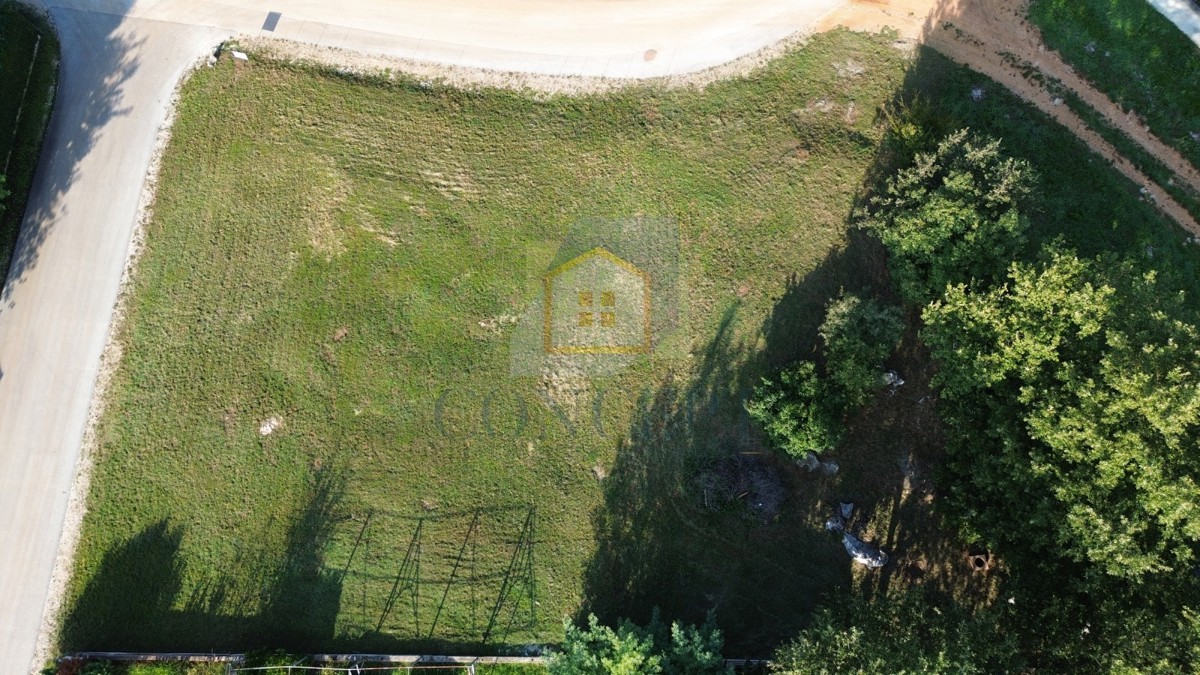 Участок POREČ, 175.000 €