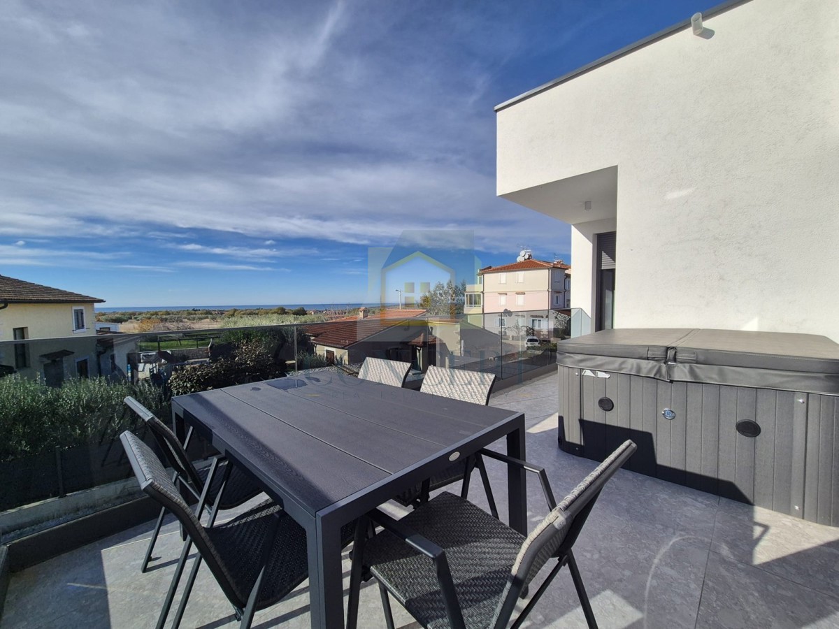 Appartamento POREČ, 390.000 €