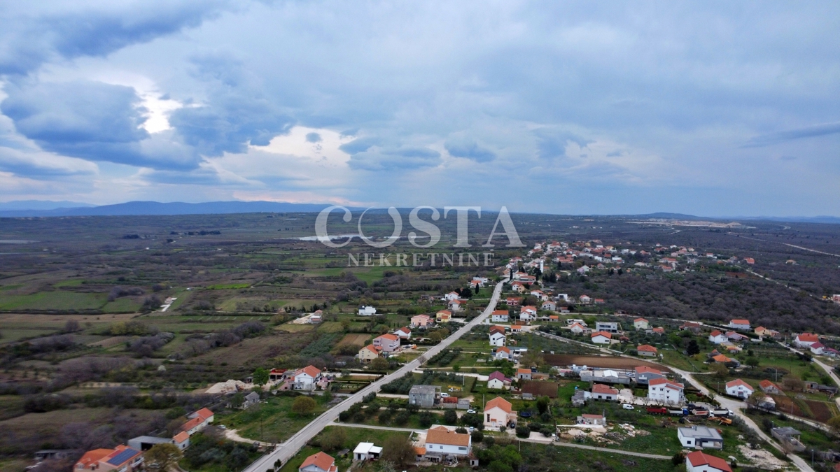 Terreno POLIČNIK, 182.640 €