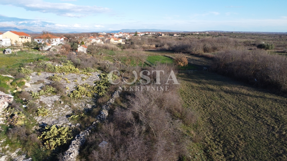 Участок POLIČNIK, 110.000 €