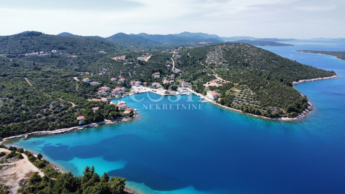Terreno DUGI OTOK, 190.000 €