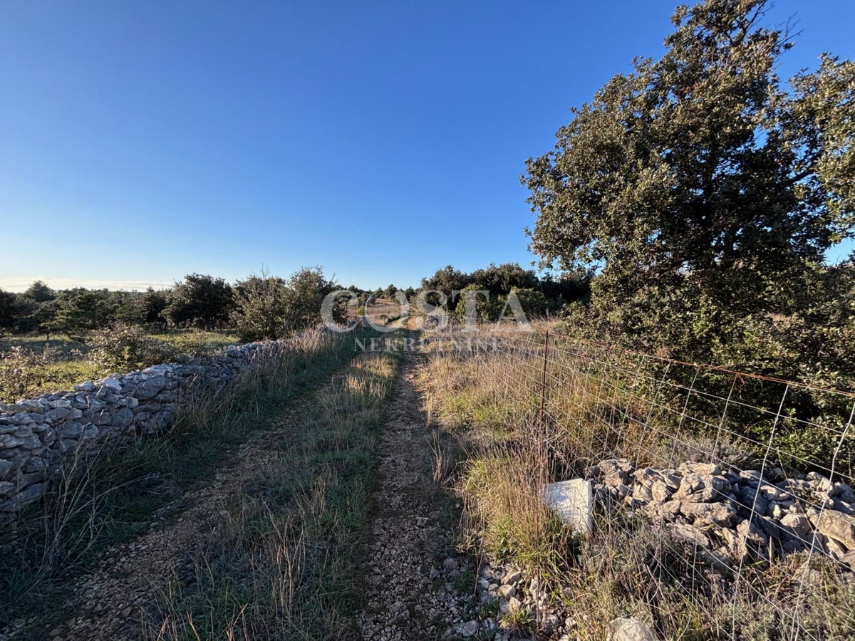 Terreno VRSI, 155.000 €