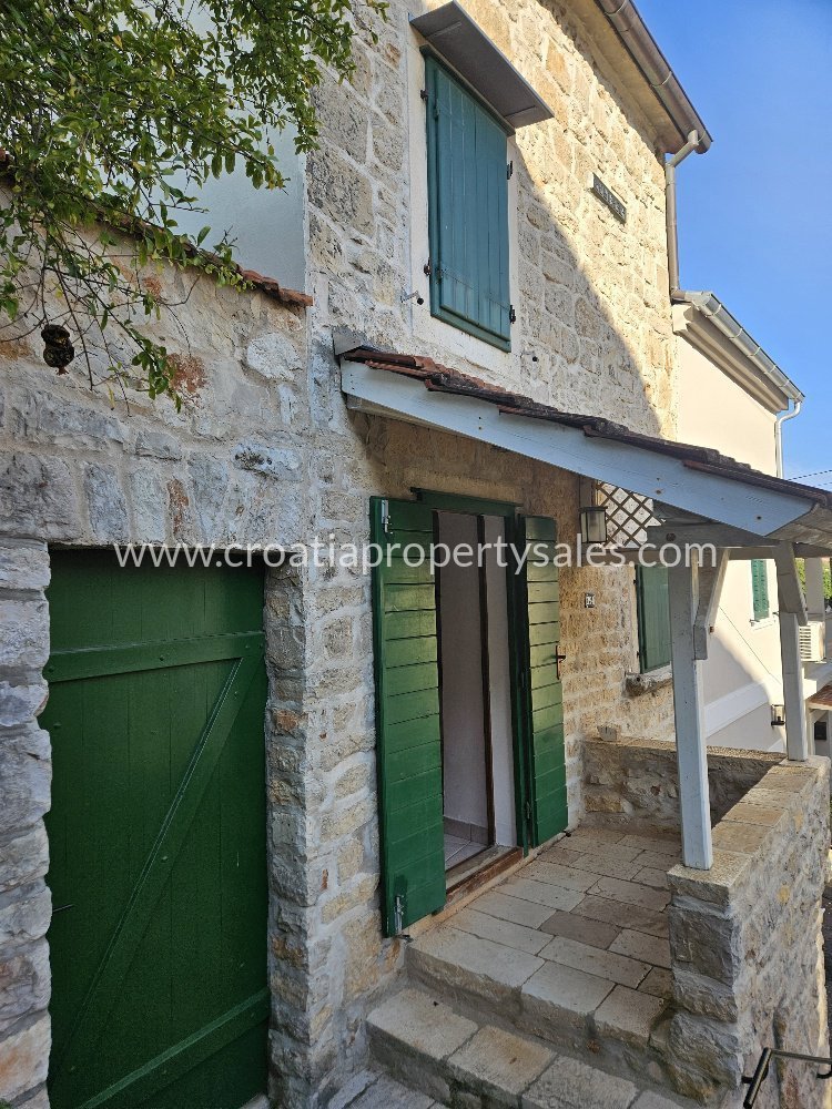 HVAR