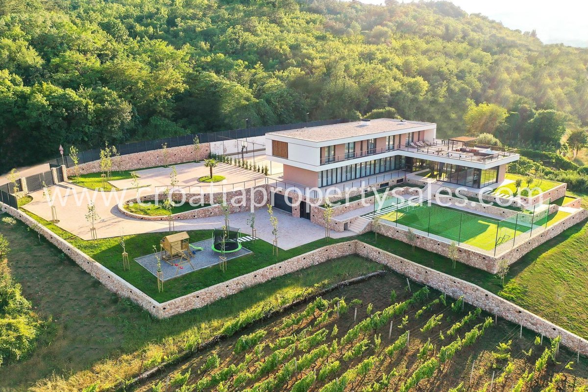 Дом MAKARSKA, 3.300.000 €