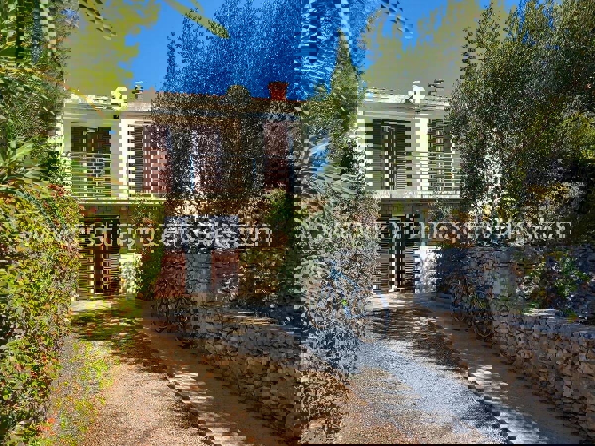 Дом BRAČ, 550.000 €