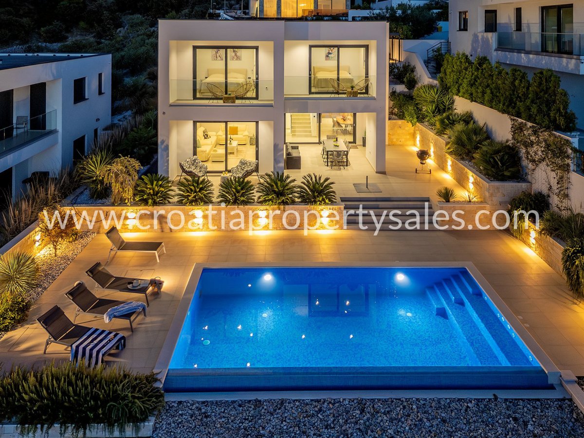 Casa ROGOZNICA, 1.390.000 €